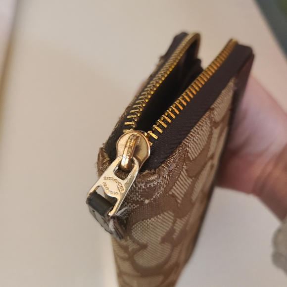 Authentic signature style Coach wallet - Picture 5 of 7